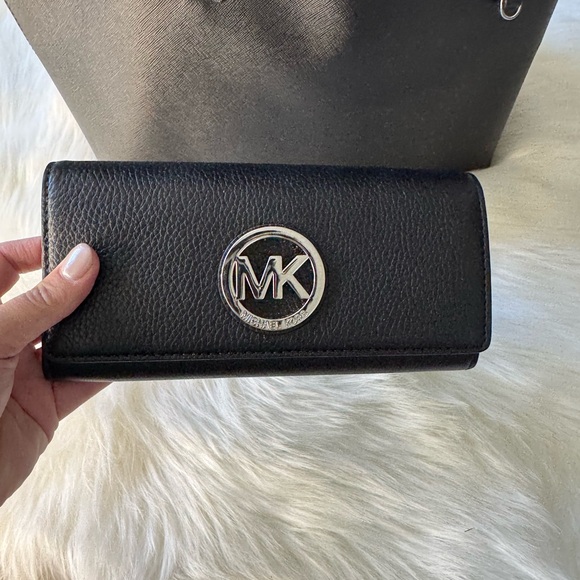 Michael Kors Purse and Wallet - Picture 4 of 9